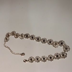 A Rose gold flower design choker